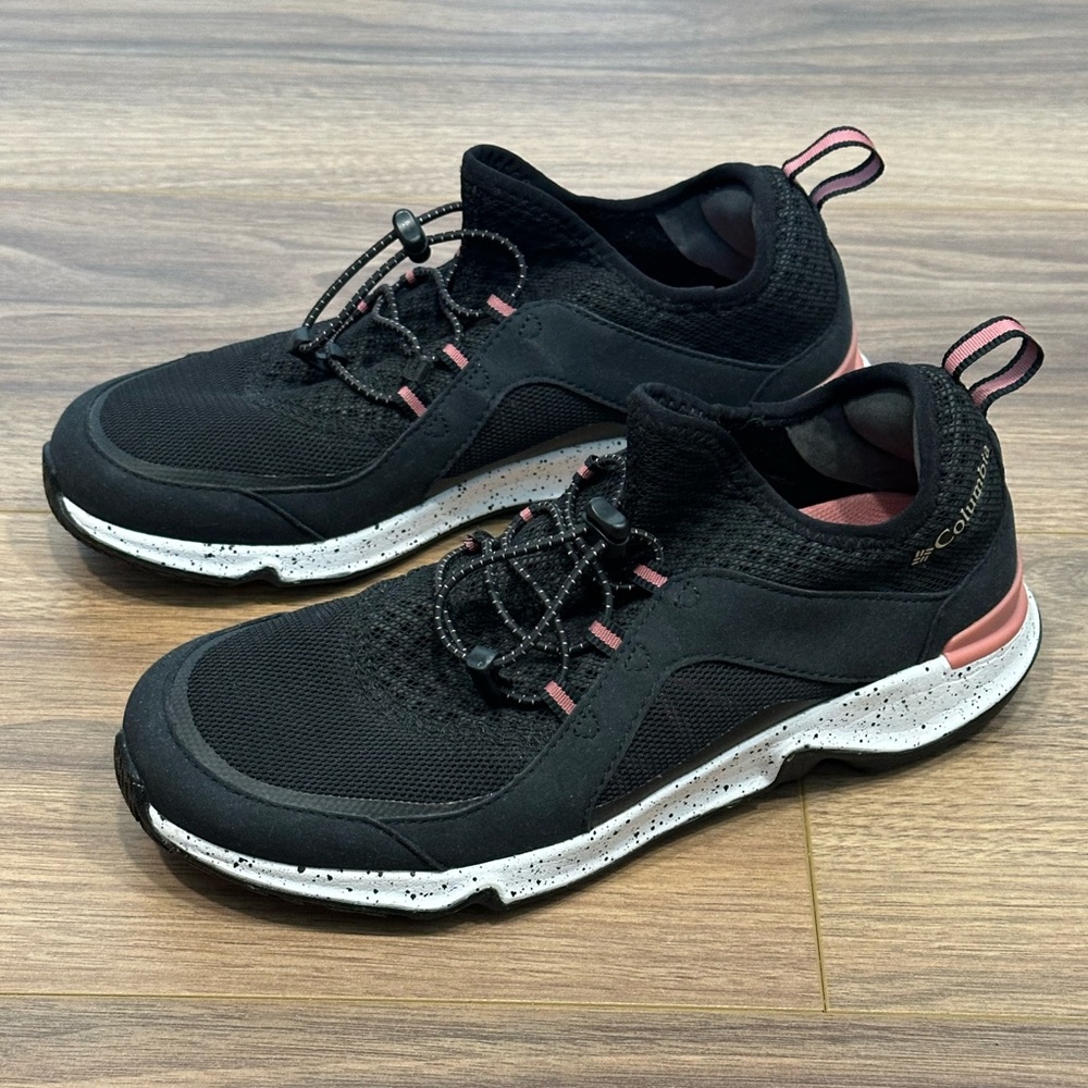 Columbia Vitesse Slip On Sneakers in Black Canyon Rose Black/White/Pink Size 9